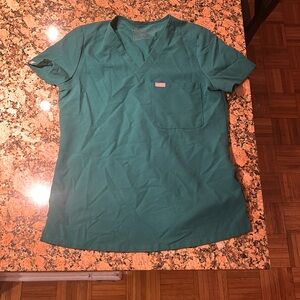 Figs top hunter green